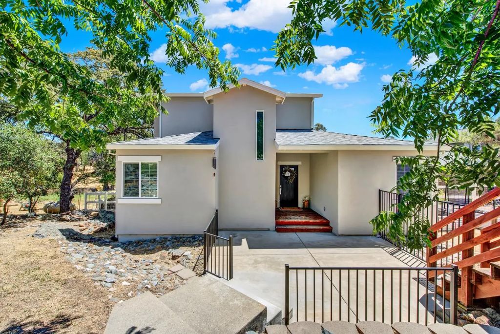 1552 American River Trail, Cool