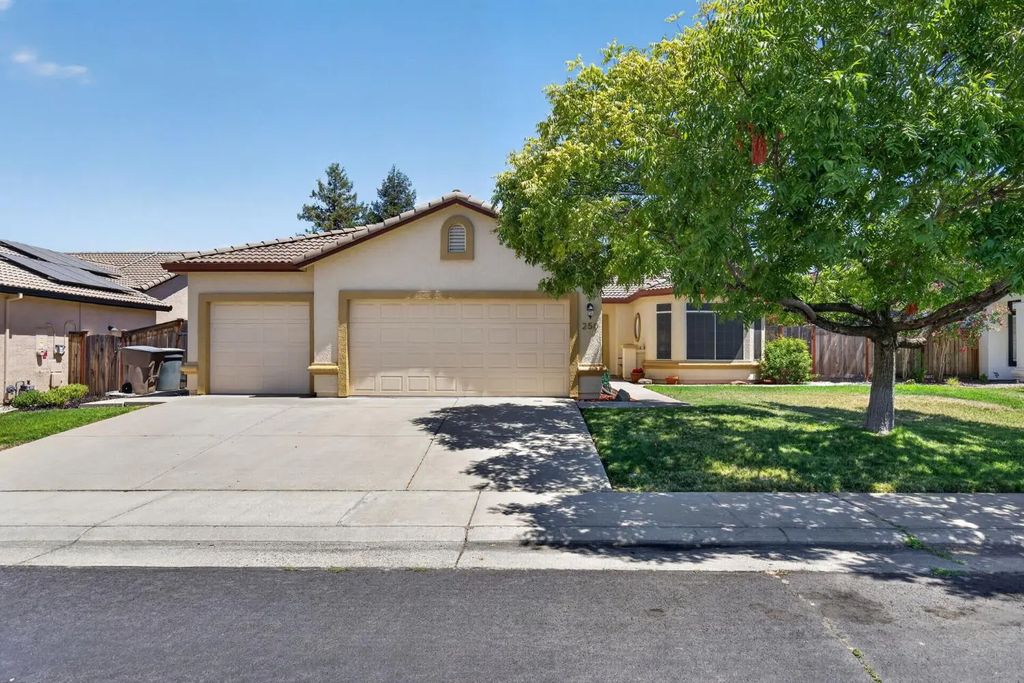 250 Mariner Circle, Lincoln