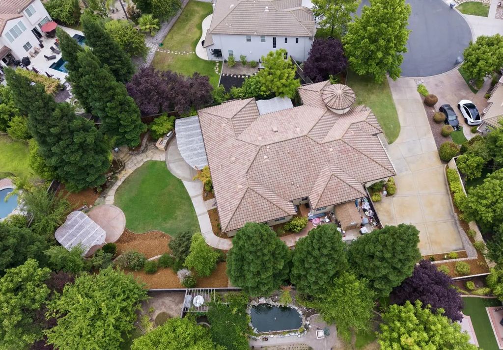 3970 Crystal Downs Court, Roseville