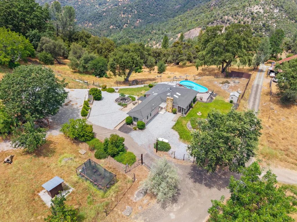 6060 Cosumnes Vista Road, Placerville