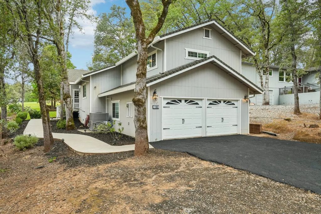 11883 Torrey Pines Drive, Auburn