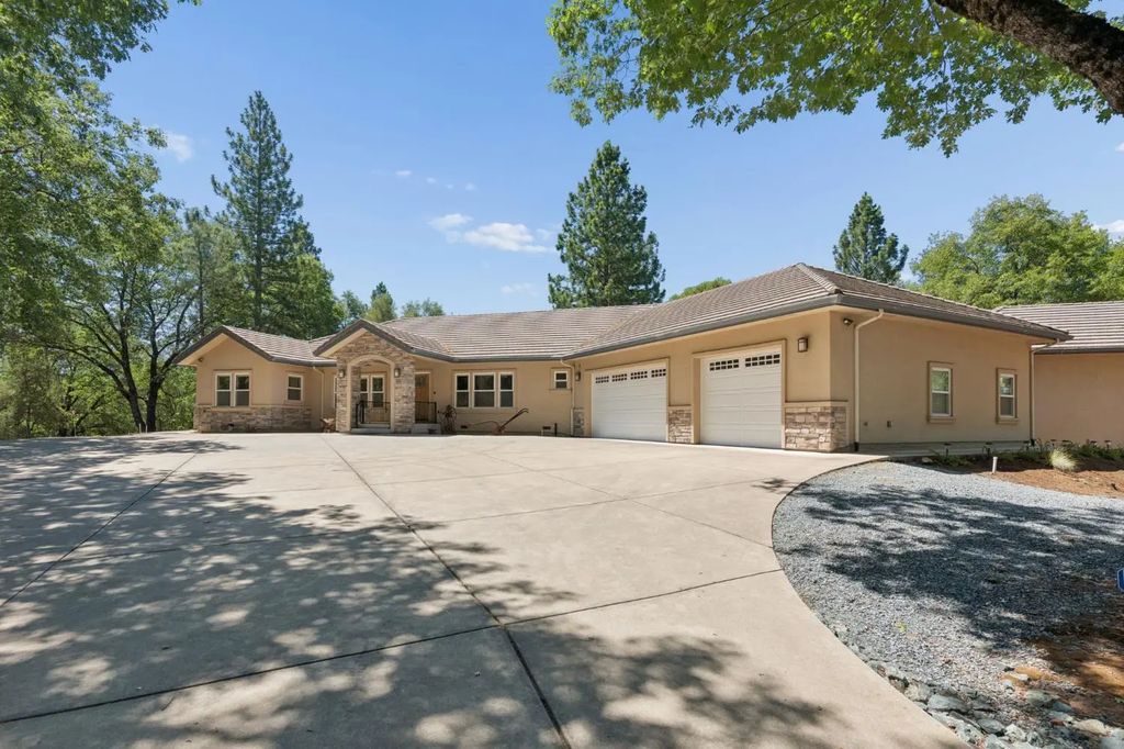 7670 Sly Park Road, Placerville