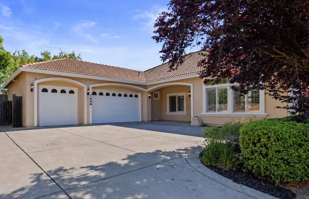3648 Voleyn Street, Carmichael