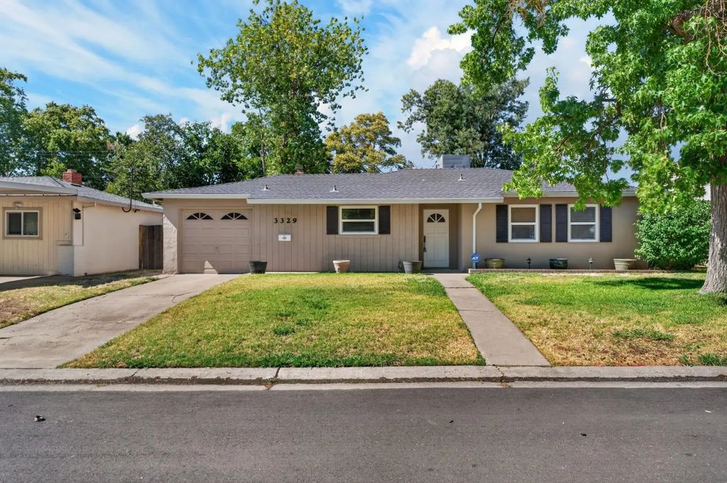 3329 Bristol Road, Sacramento