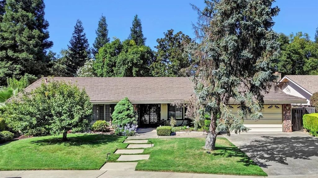 1208 Lantern Court, Sacramento