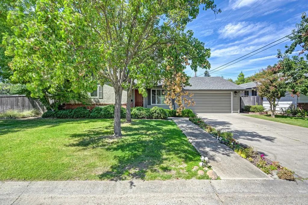 1701 Daphne Avenue, Sacramento