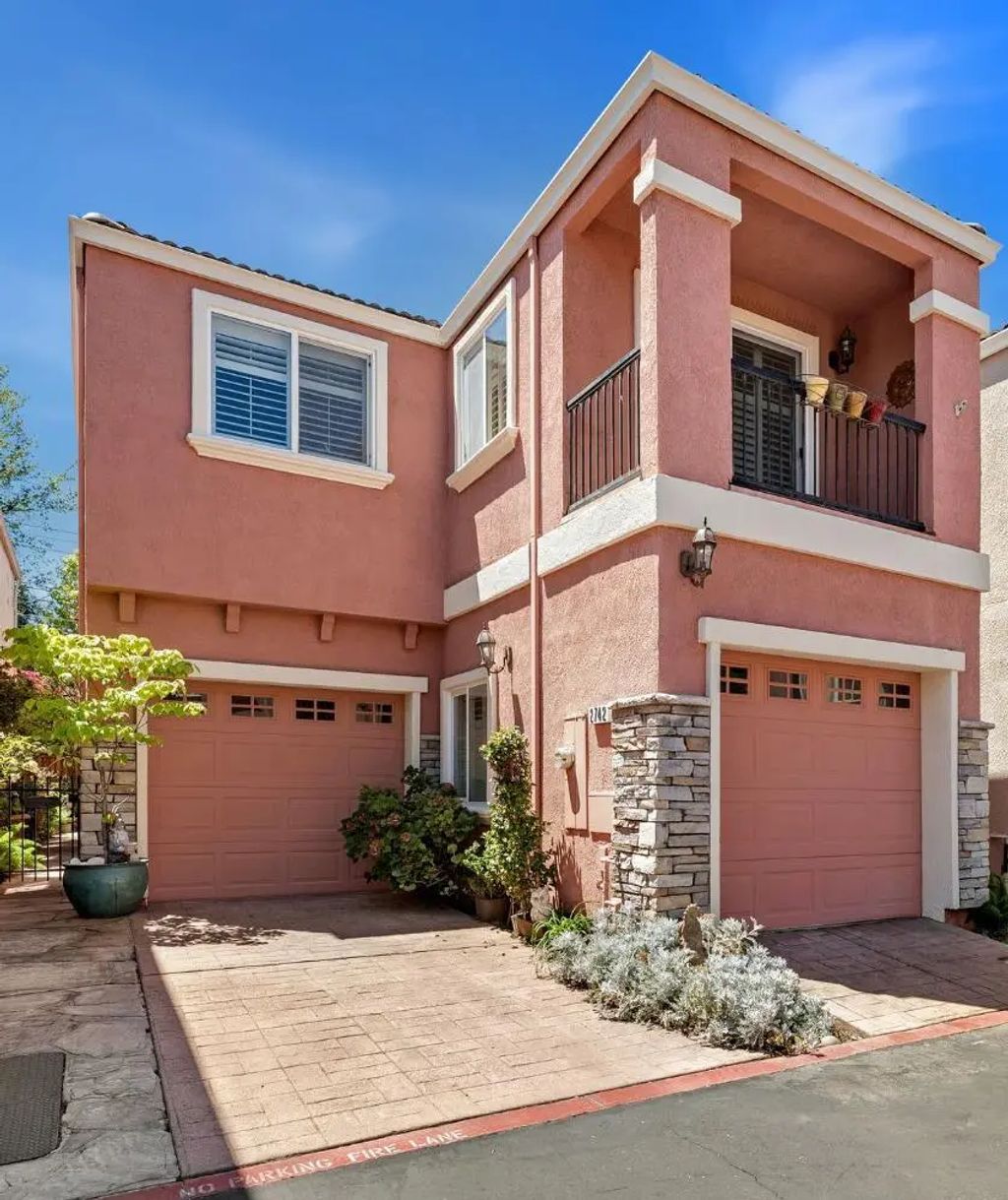 2742 Via Villaggio, Sacramento