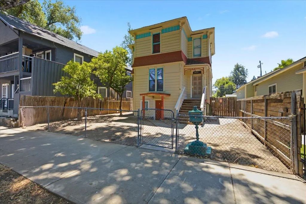 1420 D Street, Sacramento
