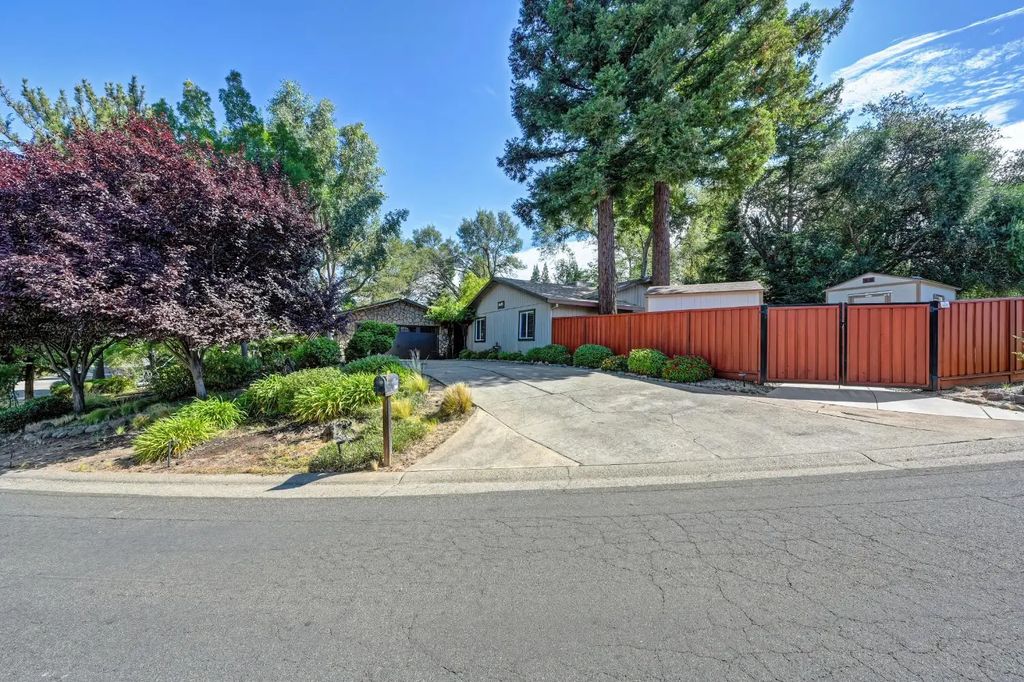 8615 Ackerman Way, Fair Oaks