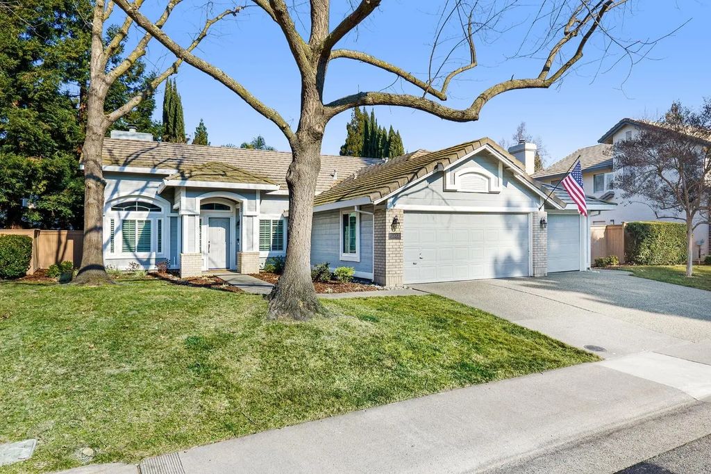 11887 Silver Cliff Way, Gold River