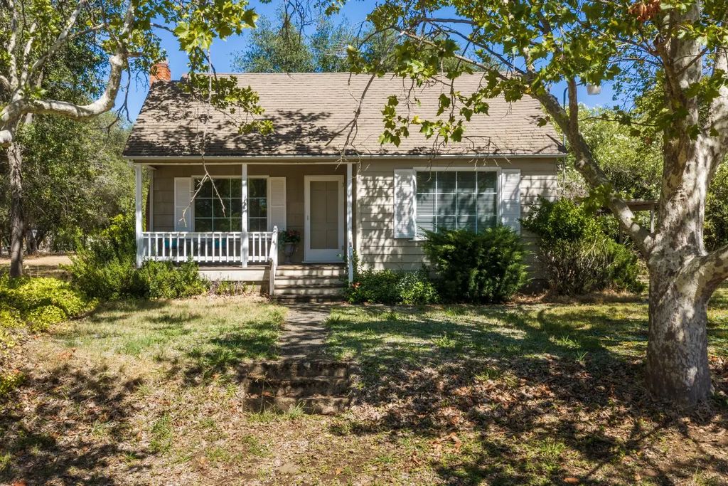 6798 High Cliff Road, Loomis