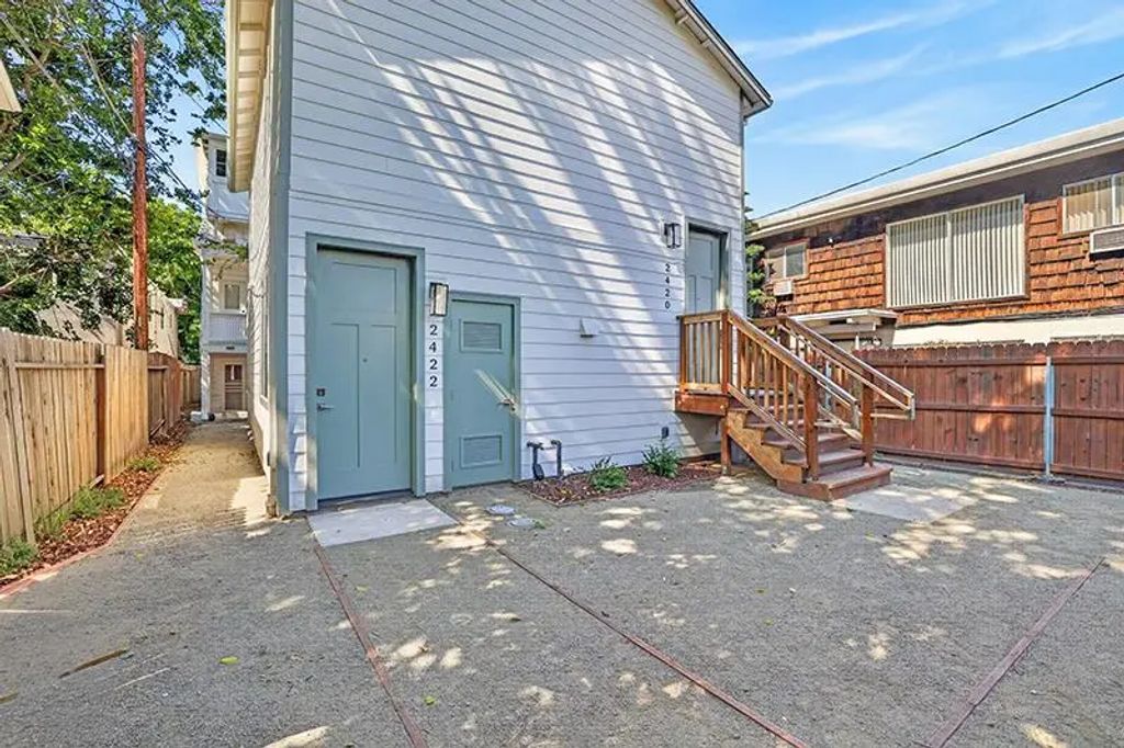 2423 L Street, Sacramento
