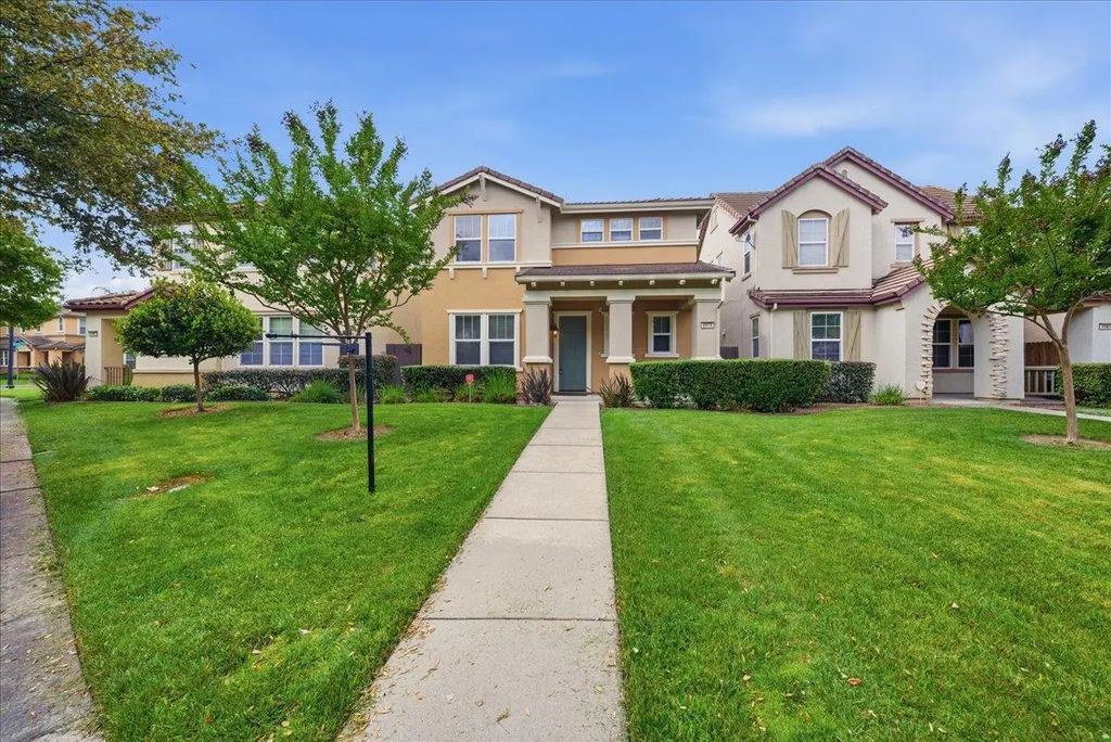 4979 Madamin Way, Sacramento