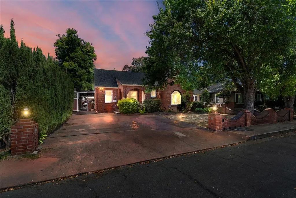 121 S Lincoln Street, Roseville