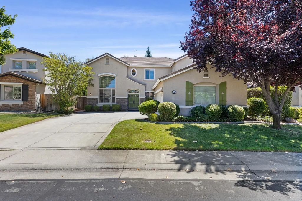 1408 Arrow Wood Lane, Roseville