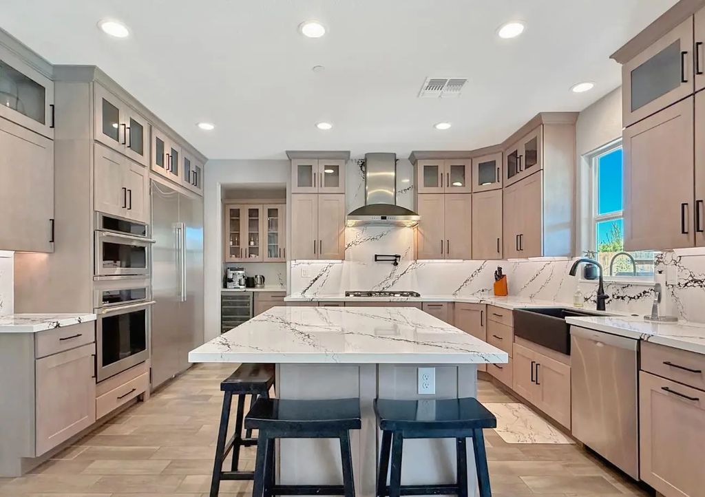 6464 Garland Way, Roseville