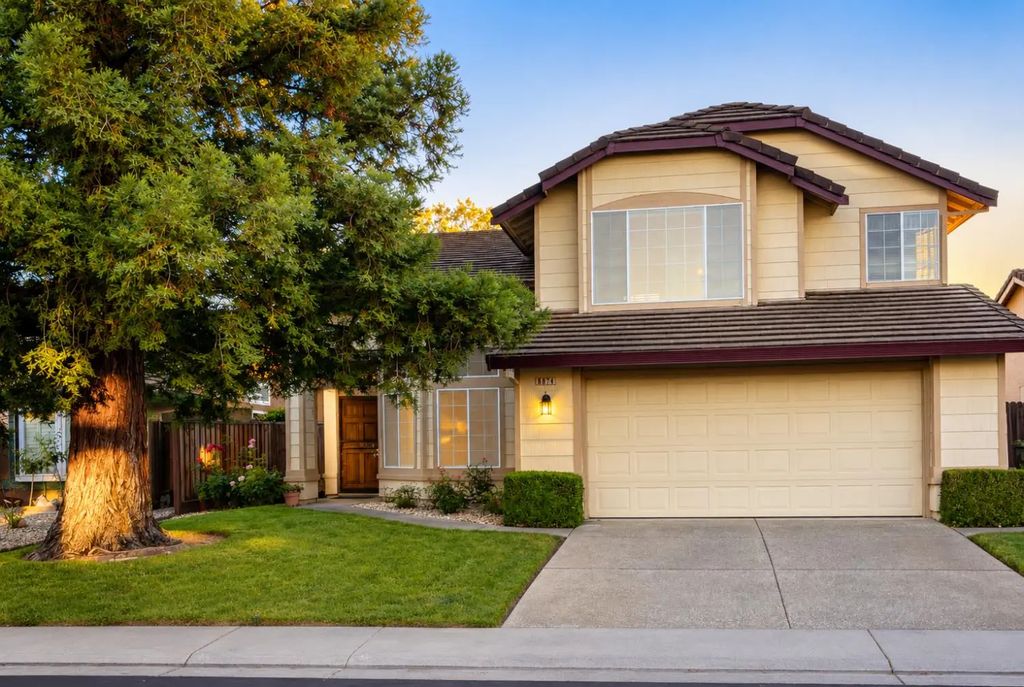 8874 Starfall Way, Elk Grove