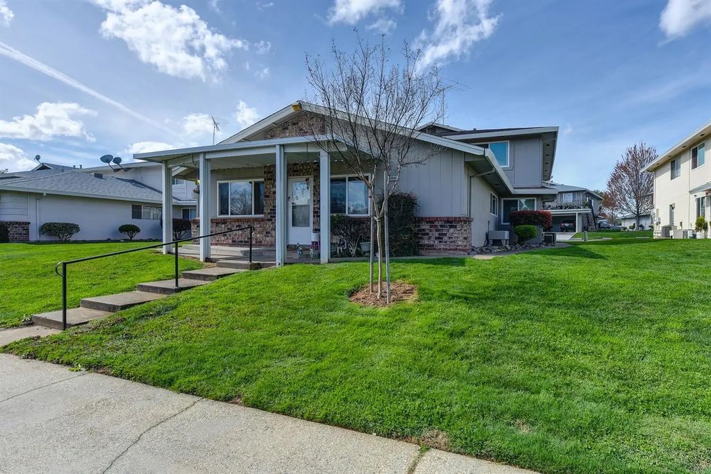 3521 Town Court 3, Auburn