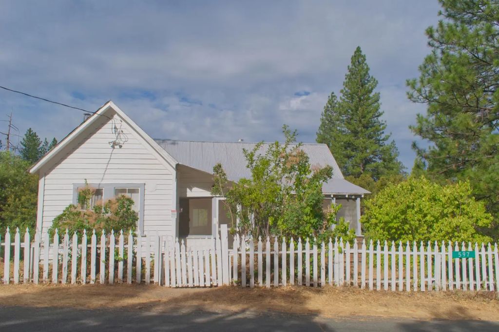 597 Sacramento Street, Dutch Flat