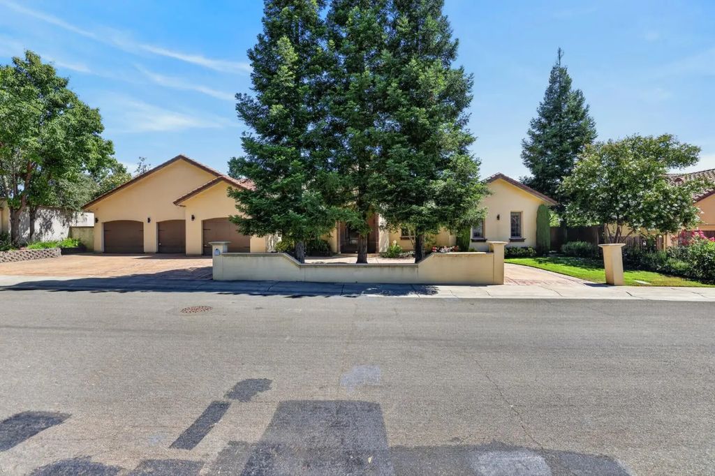 1230 Genesee Court, Carmichael