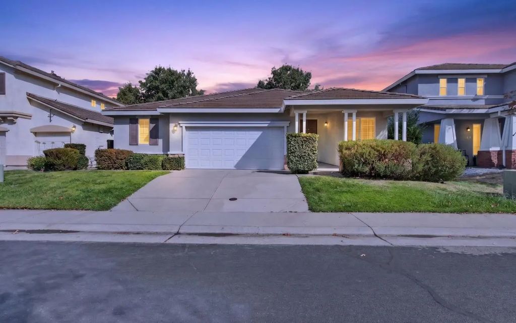 1780 Hiawatha Drive, Roseville