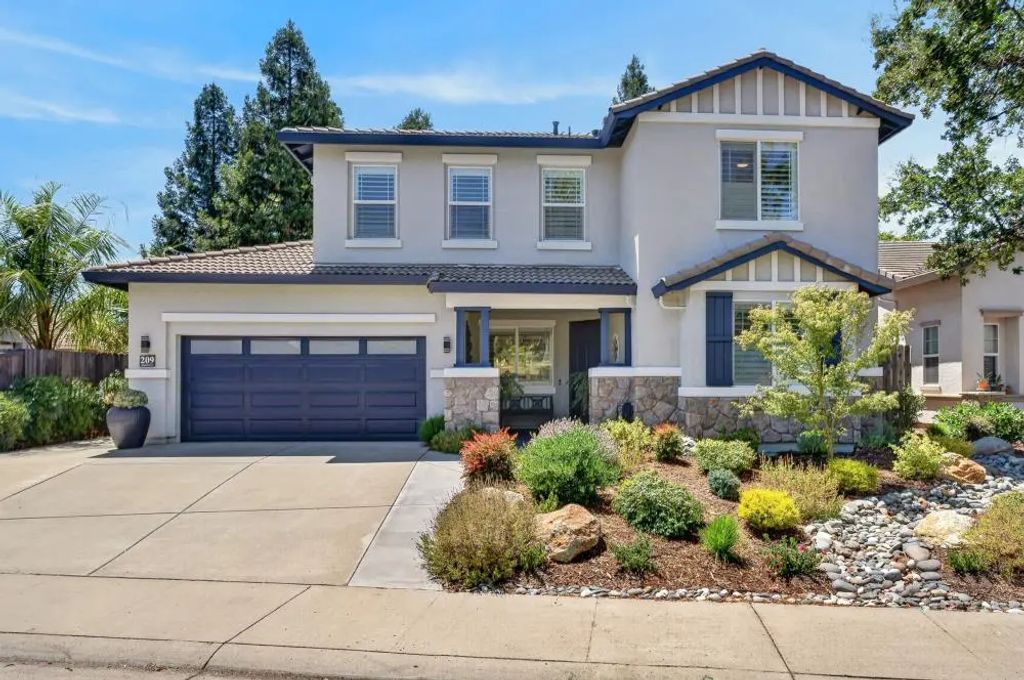 209 Holmfirth Court, Roseville