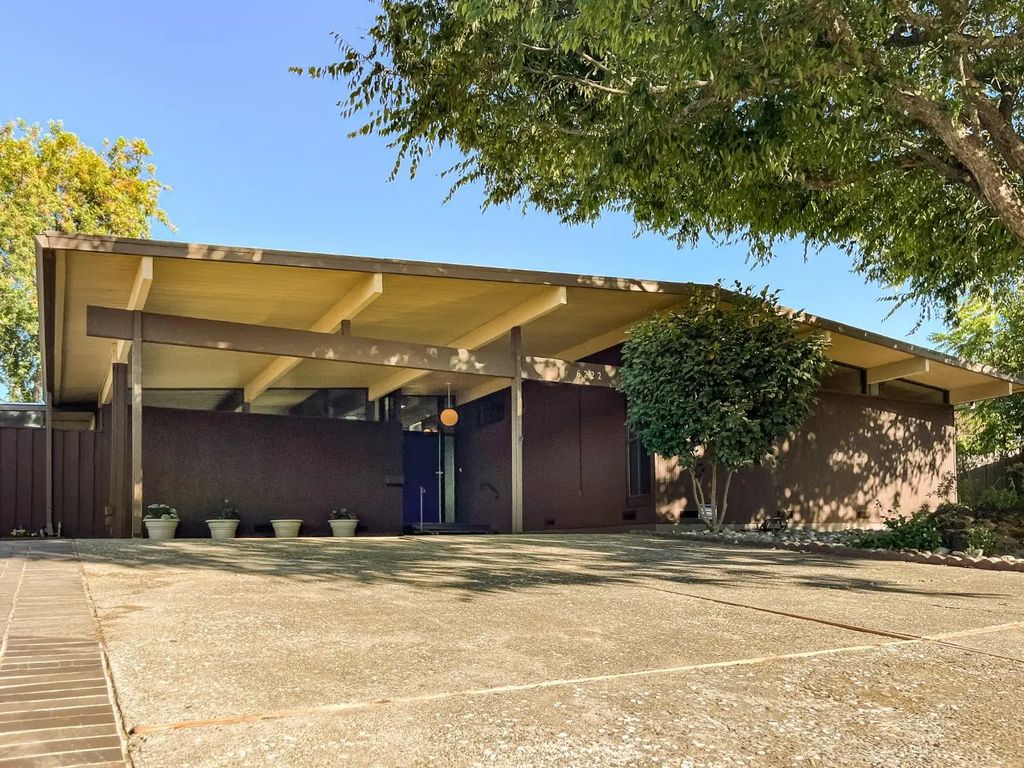 6222 Cameo Court, Carmichael
