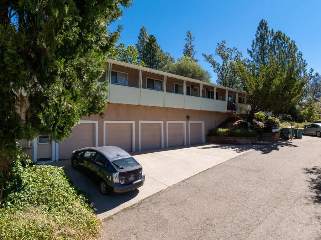 627 Weaver Way, Placerville