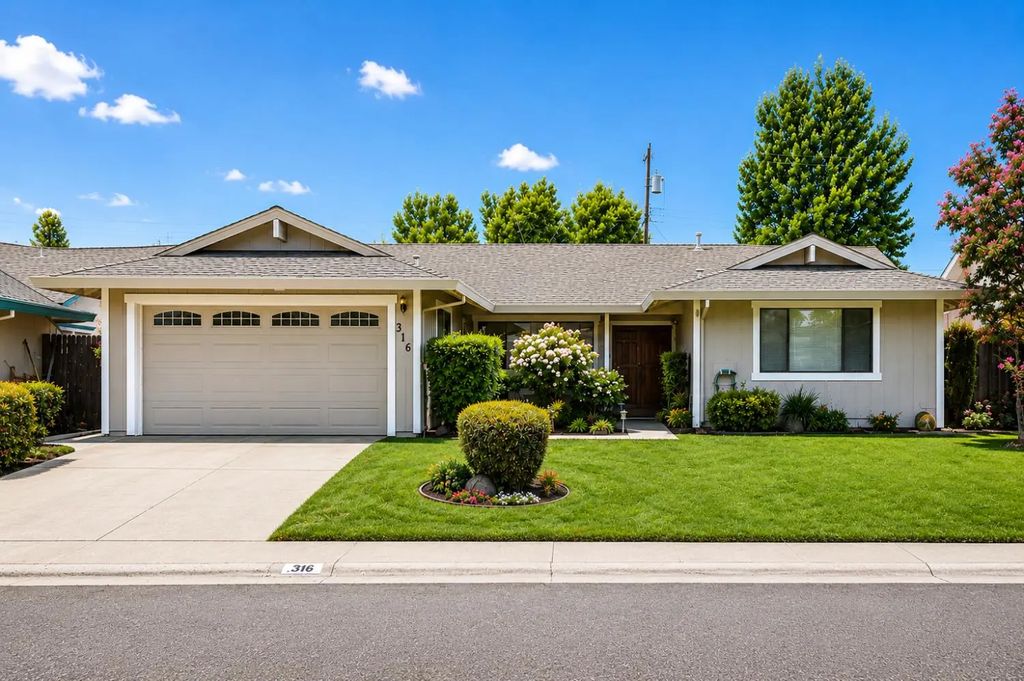 316 James Drive, Roseville