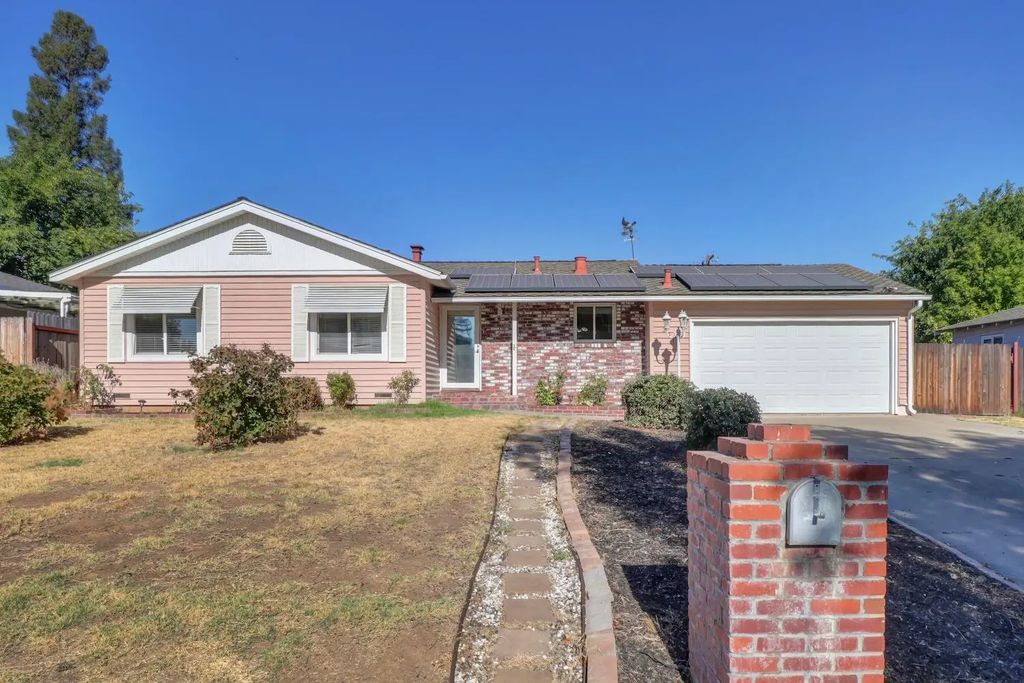 3912 Henderson Way, Carmichael
