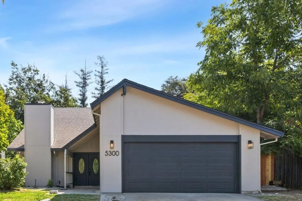 5300 Roper Avenue, Fair Oaks
