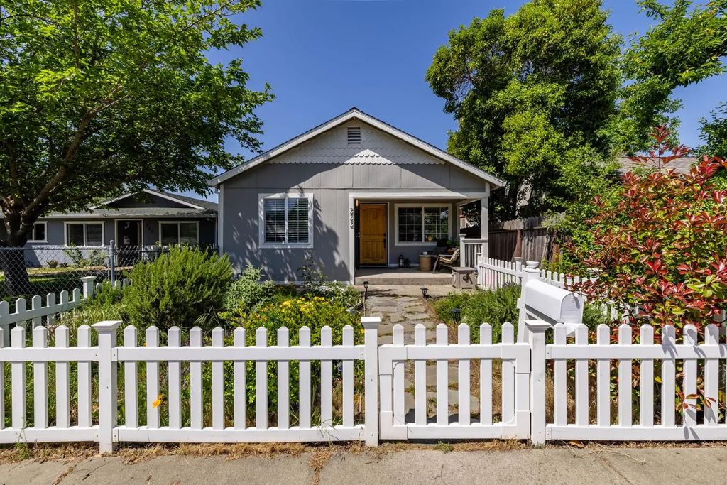 222 D Street, Lincoln