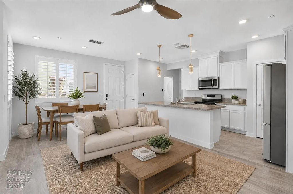 5301 E Commerce Way 52101, Sacramento