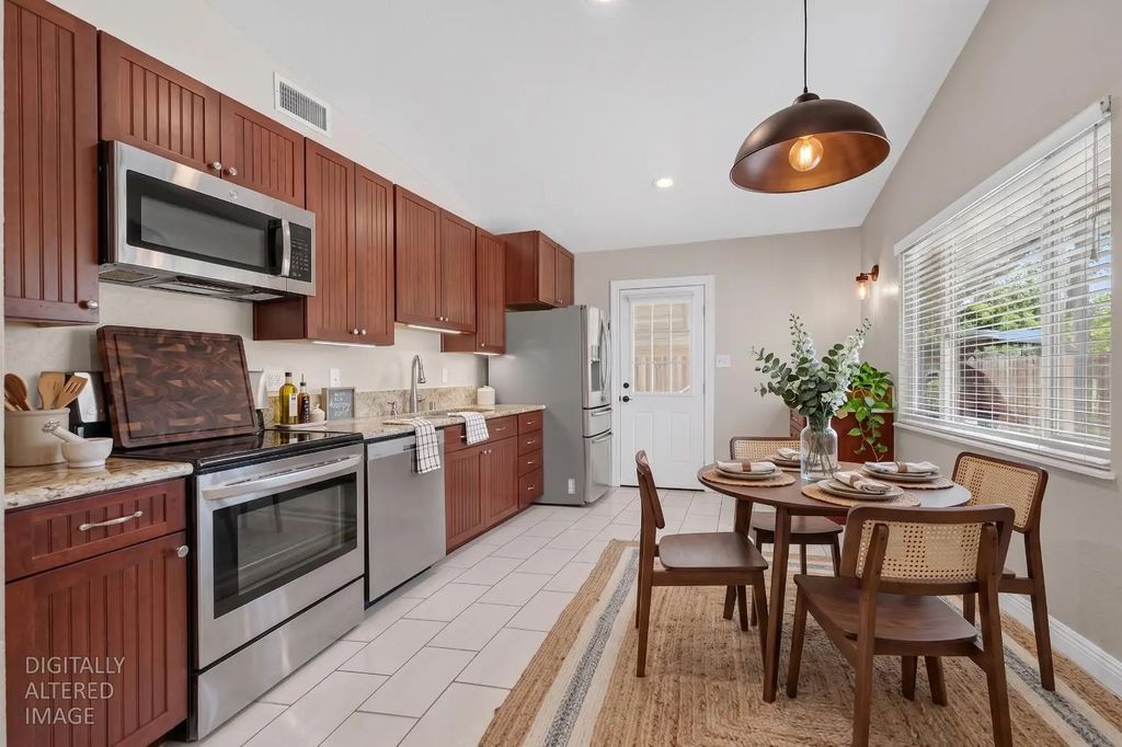 9084 Elm Avenue, Orangevale