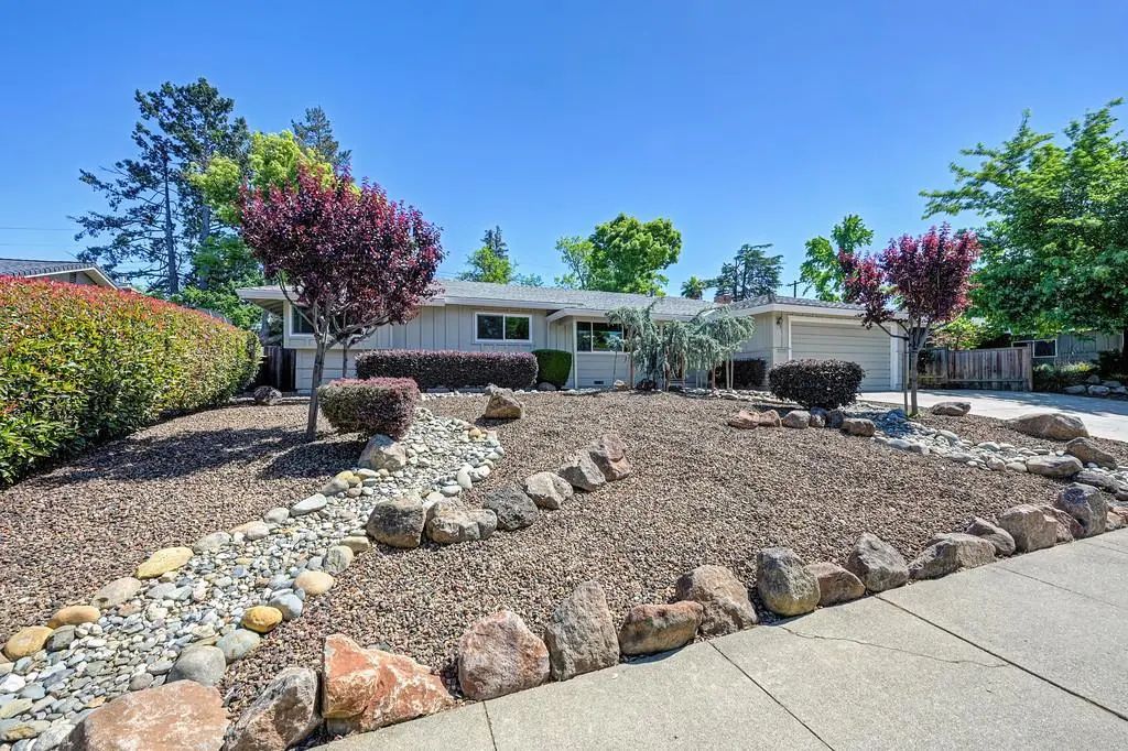 5824 Hesper Way, Carmichael