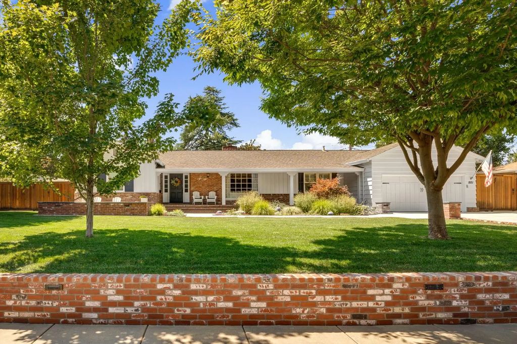 881 El Chorro Way, Sacramento