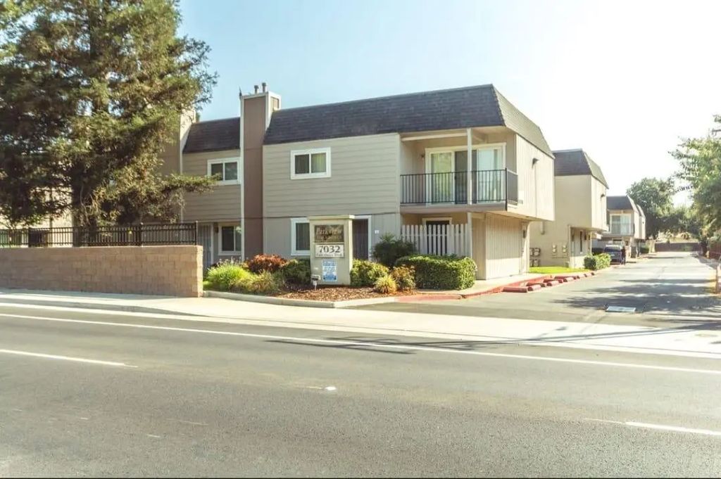 7032 E Fair Oaks Boulevard 20, Carmichael