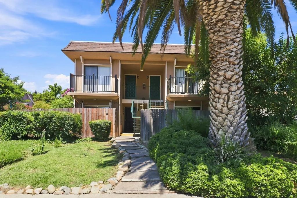 2213 Roselake Avenue, Sacramento