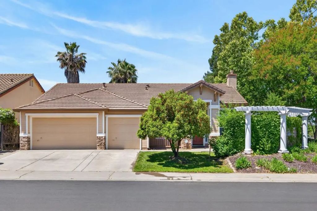 8406 Alameda Park Drive, Elk Grove