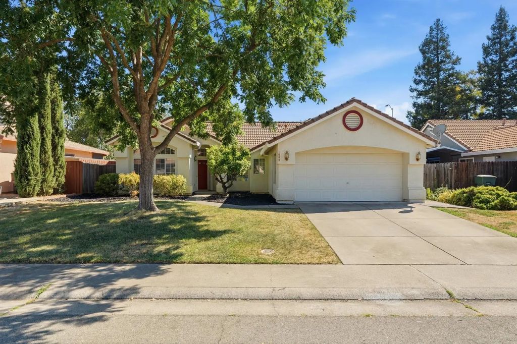 1009 Killarney Street, Roseville