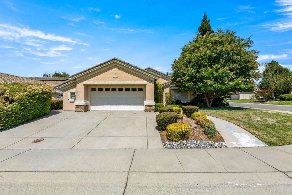 1490 Ivy Arbor Lane, Lincoln