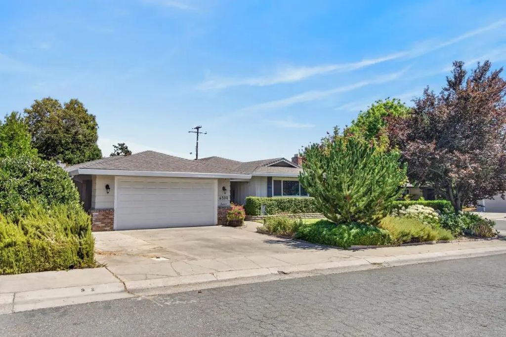 4500 Longhorn Street, Carmichael