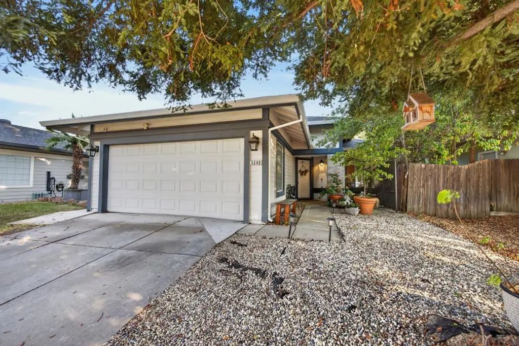 5340 Blue Sapphire Court, Elk Grove