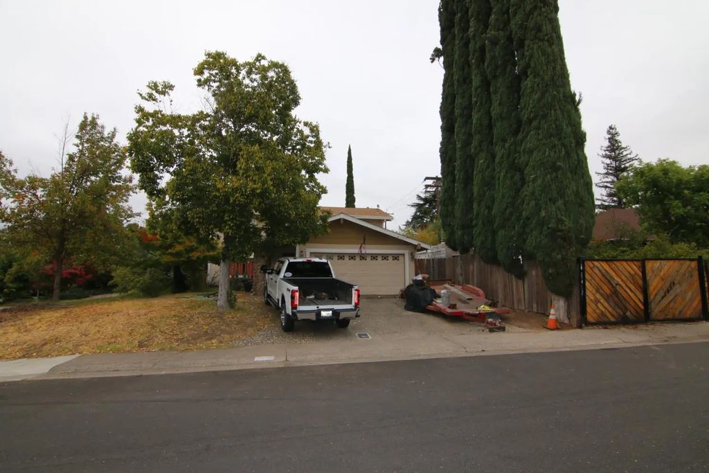 5018 Rimwood Drive, Fair Oaks
