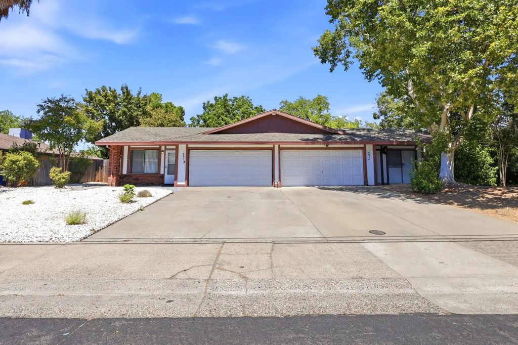 5513 Engle Road, Carmichael