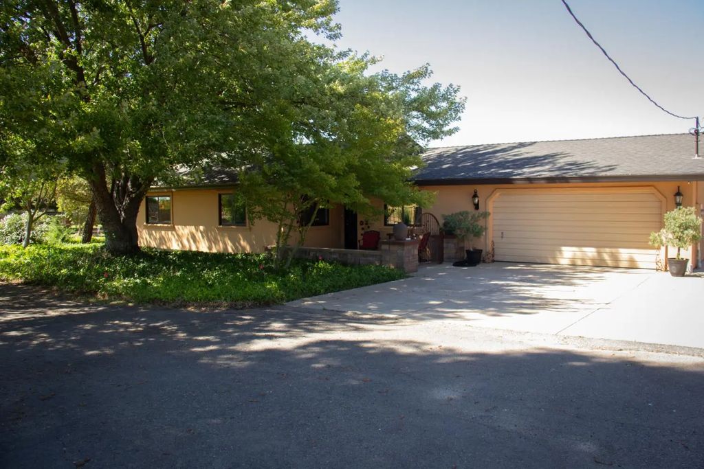 5880 Sunset Boulevard, Roseville