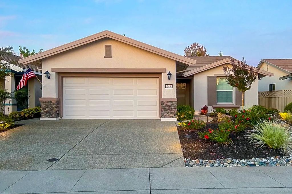 349 Lilac Lane, Lincoln