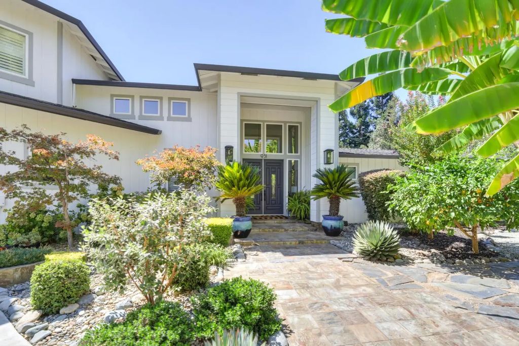 931 Saverien Drive, Sacramento