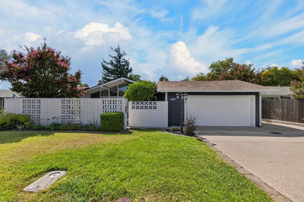 1607 Sierra Gardens Drive, Roseville