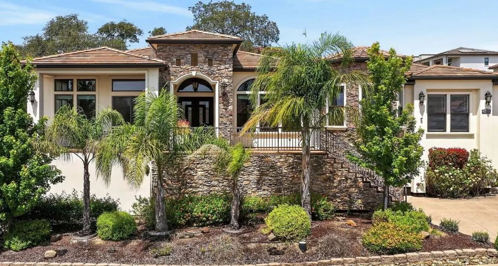 2020 Swingle Road, Folsom